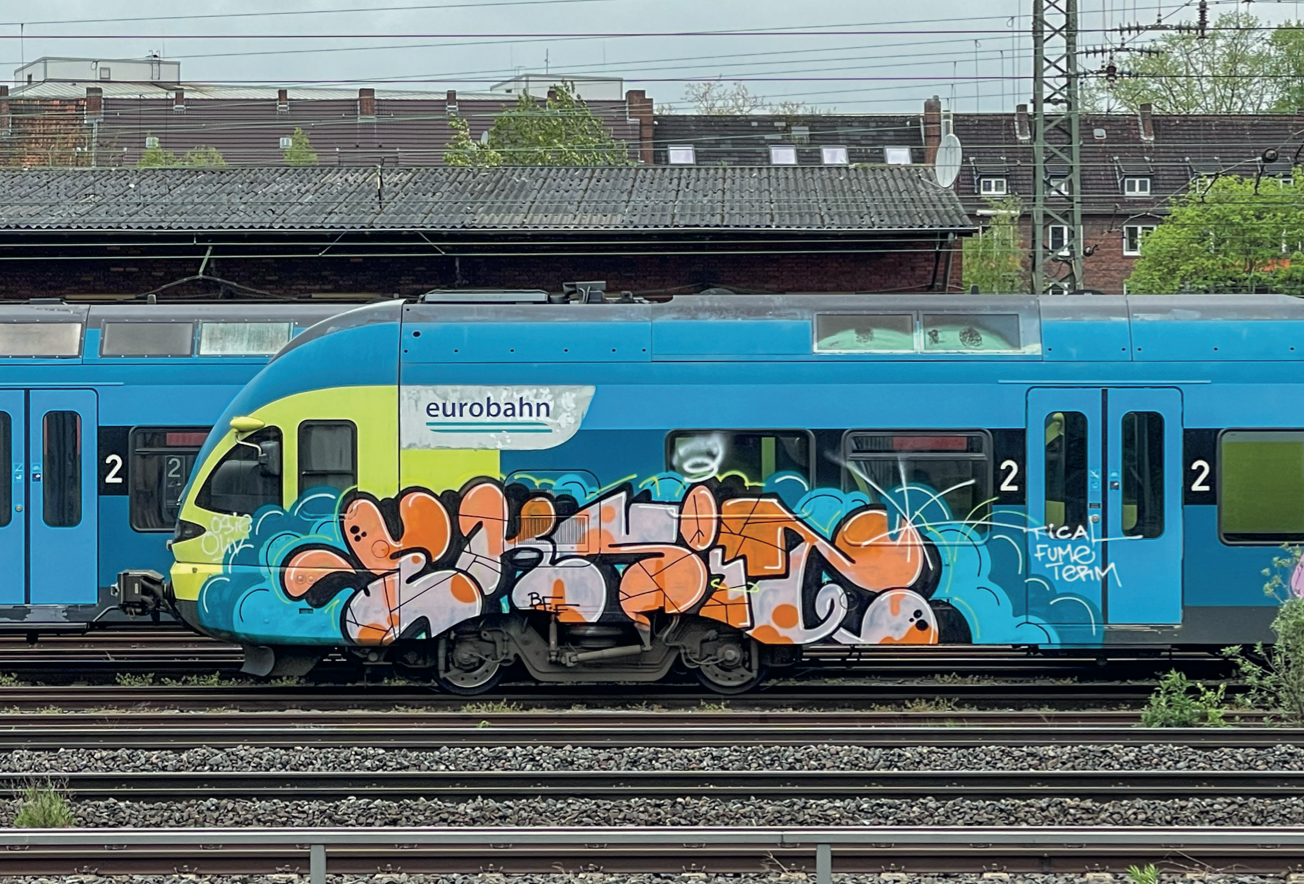 BLACKBOOK 04 - EKSIT (LIMITED EDITION)