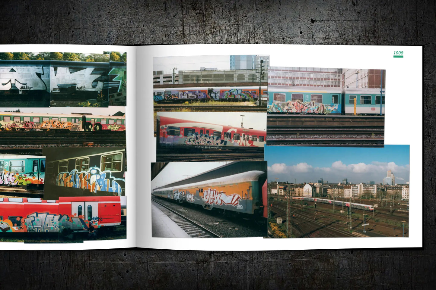 BLACKBOOK 04 - EKSIT (REGULAR EDITION)