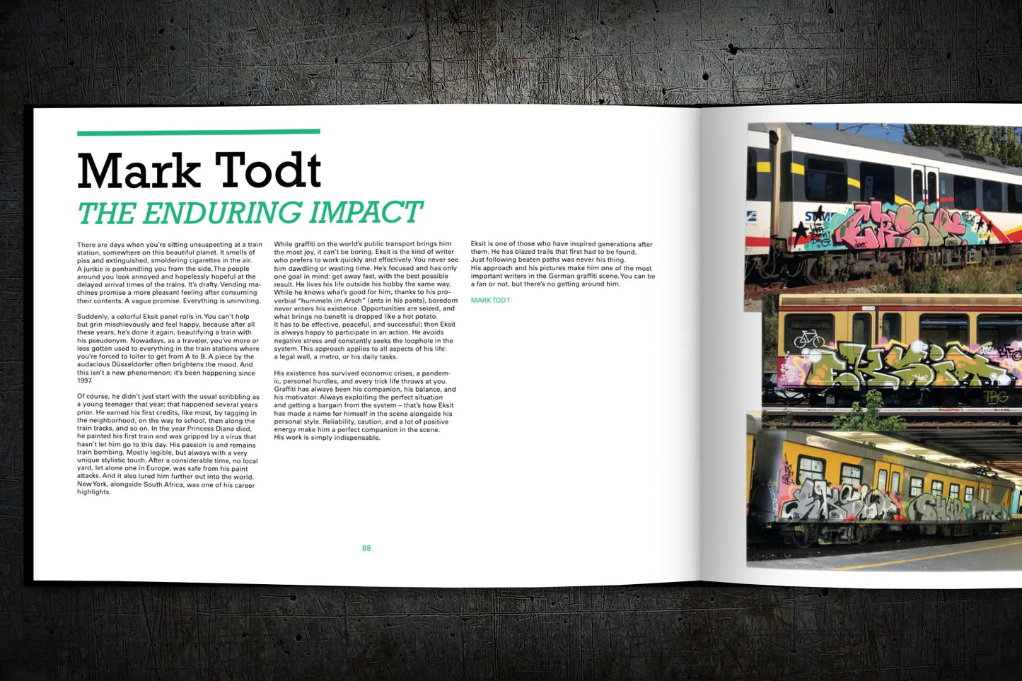 BLACKBOOK 04 - EKSIT (REGULAR EDITION)